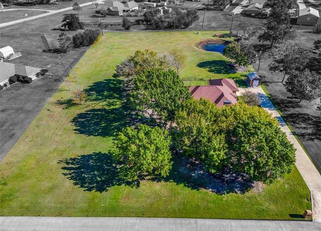 Property at 10716 Meadowbrook Blvd, Forney, TX 75126, 3 beds, 2 baths