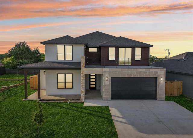 Property at 2407 Gooch St, Dallas, TX 75241, 5 beds, 5.5 baths