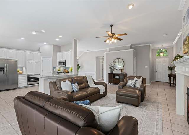 Property at 2302 Benwick Dr, Corinth, TX 76210, 3 beds, 2 baths