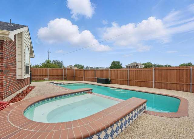 Property at 1801 Bent Brook Dr, Mesquite, TX 75181, 4 beds, 2 baths