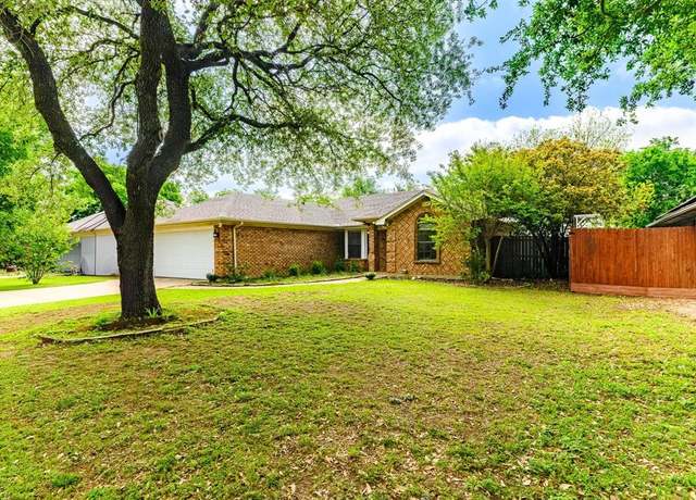 Property at 1716 Hastings Dr, Mansfield, TX 76063, 3 beds, 2 baths