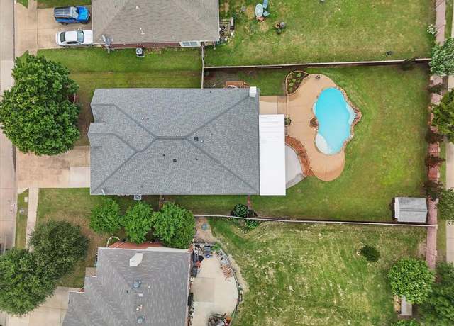 Property at 217 Arabian Rd, Waxahachie, TX 75165, 3 beds, 2 baths