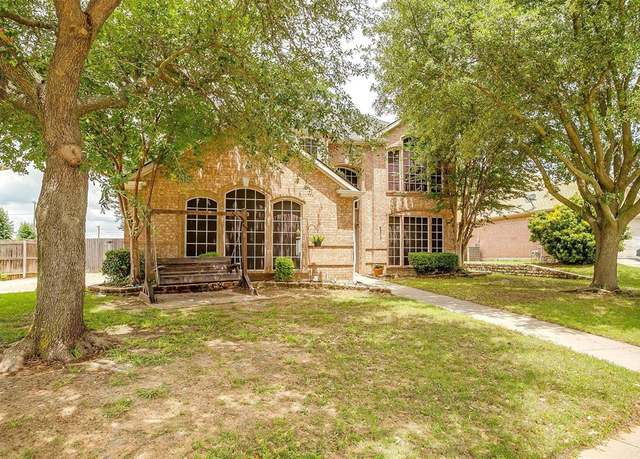 Property at 2604 Briarcrest Dr, Burleson, TX 76028, 4 beds, 3.5 baths