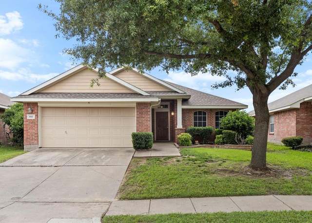 Property at 1042 Grimes Dr, Forney, TX 75126, 3 beds, 2 baths