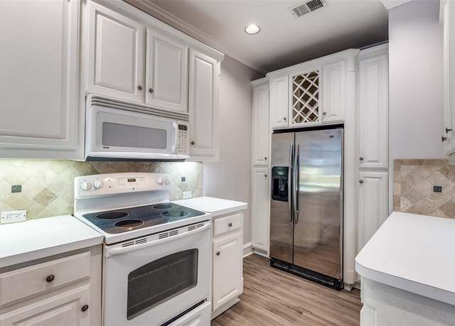Property at 5325 Bent Tree Forest Dr #2244, Dallas, TX 75248, 2 beds, 2.5 baths