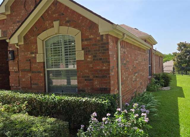 Property at 816 Mustang Dr, Fairview, TX 75069, 2 beds, 2 baths