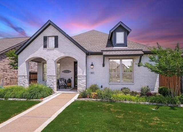 Property at 4821 Cypress Thorn Dr, Arlington, TX 76005, 2 beds, 2 baths