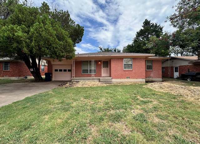 Property at 1017 Sierra Dr, Denton, TX 76209, 4 beds, 2.5 baths