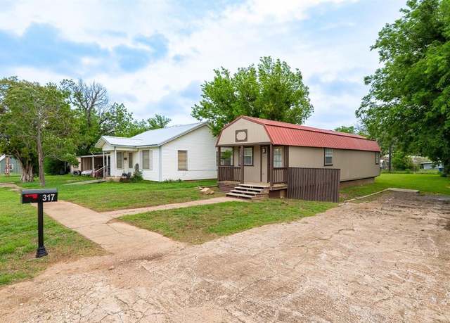 Property at 317 Vine St, Baird, TX 79504, 1 bed, 1 bath