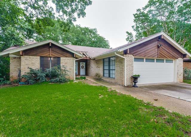 Property at 5411 Parliament Dr, Arlington, TX 76017, 3 beds, 2 baths