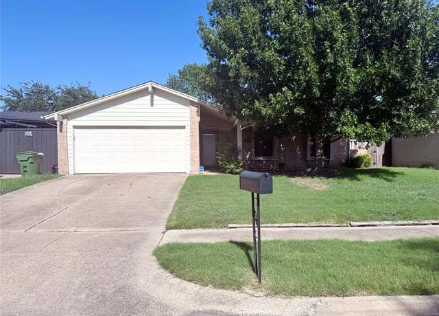 Property at 2922 Golden Meadow Dr, Garland, TX 75044, 3 beds, 2 baths
