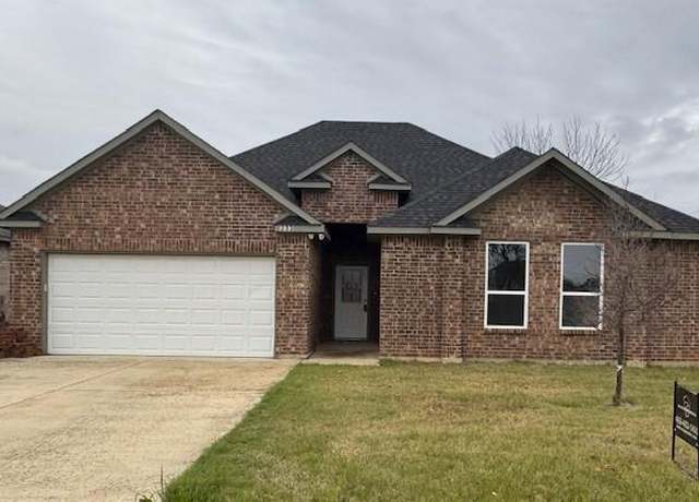Property at 333 Port Dr, Gun Barrel City, TX 75156, 3 beds, 2 baths