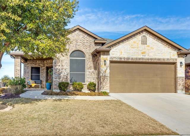 Property at 1701 Kachina Lodge Rd, Fort Worth, TX 76131, 4 beds, 2 baths