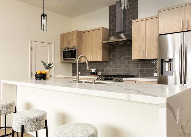 Property at 1901 S Harwood St #308, Dallas, TX 75215, 2 beds, 2.5 baths