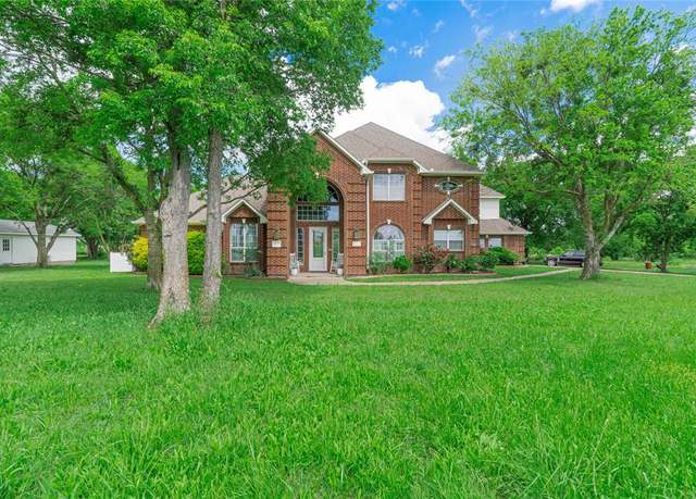 Property at 135 Kirkpatrick Rd, Ennis, TX 75119, 3 beds, 3 baths