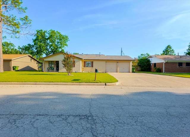 Property at 1306 SE 21st St, Mineral Wells, TX 76067, 3 beds, 2 baths