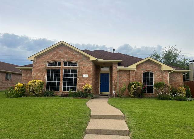 Property at 1401 Williams Crk, Mesquite, TX 75181, 3 beds, 2 baths