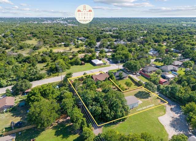 Property at 305-B E 8th St, Weatherford, TX 76086, 3 beds, 2 baths