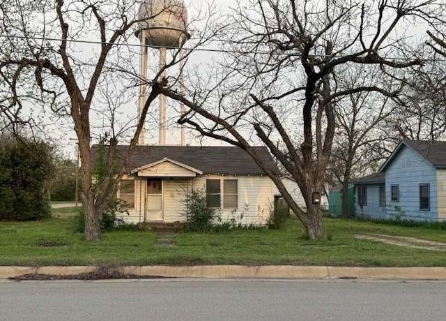 Property at 501 S Reagan St, West, TX 76691, 2 beds, 1 bath