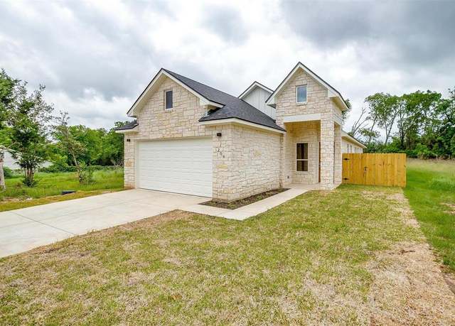 Property at 209 W Nolan St, Lorena, TX 76655, 4 beds, 2 baths