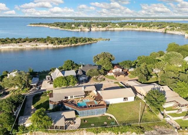Property at 311 County Road 1710, Clifton, TX 76634, 5 beds, 3 baths