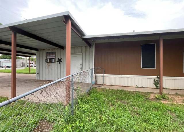 Property at 6624 Dayla Ct, Granbury, TX 76049, 2 beds, 2 baths
