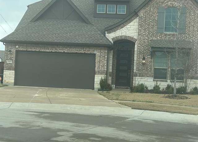 Property at 1100 Stallion Ln, Justin, TX 76247, 5 beds, 3.5 baths