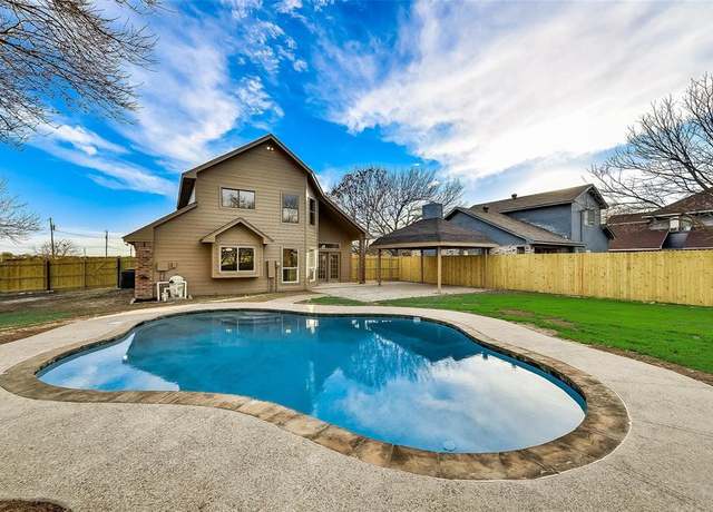 Property at 930 Thorton Dr, Cedar Hill, TX 75104, 4 beds, 2.5 baths