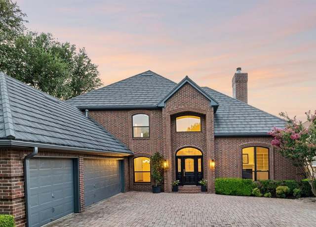 Property at 2612 Brookside Dr, Irving, TX 75063, 4 beds, 4.5 baths