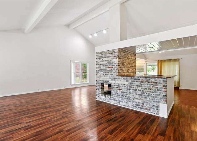 Property at 3009 Elsinor Dr, Fort Worth, TX 76116, 3 beds, 2 baths