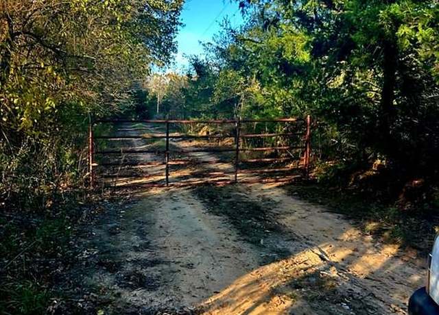Property at 1912 County Road 4316 N, De Kalb, TX 75559