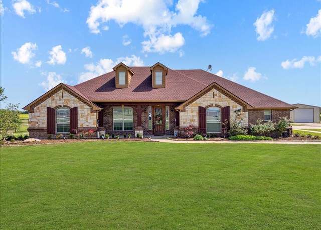 Property at 6733 Mustang Trl, Sanger, TX 76266, 4 beds, 3 baths