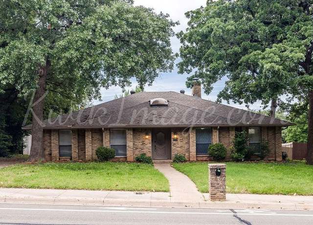 Property at 2712 Lincoln Dr, Arlington, TX 76006, 4 beds, 3 baths