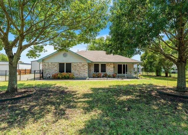 Property at 300 Anita Ln, Waxahachie, TX 75165, 3 beds, 2 baths