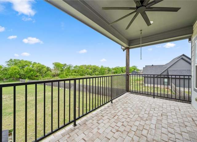 Property at 10281 Creekside Ln, Waco, TX 76712, 5 beds, 4 baths