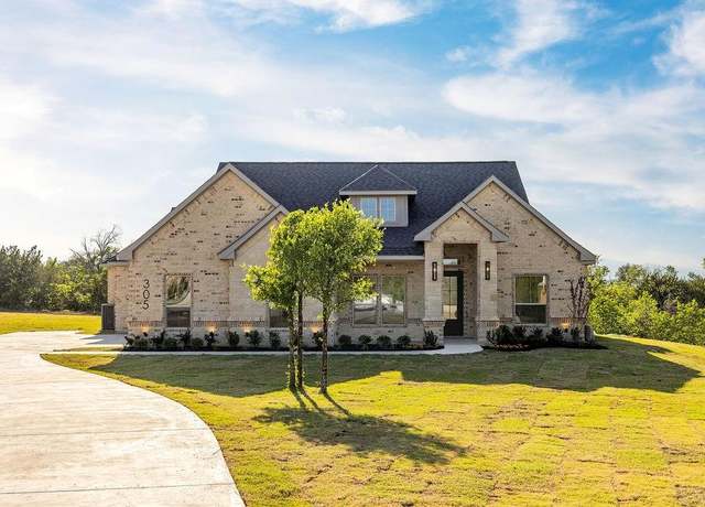 Property at 305 Spanish Oak Ct, Weatherford, TX 76085, 3 beds, 2 baths