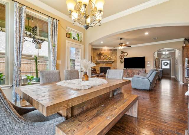 Property at 4307 Savannah Ln, Granbury, TX 76049, 3 beds, 2.5 baths