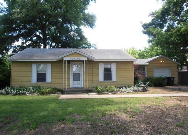 Property at 2108 Norwood Ln, Arlington, TX 76013, 2 beds, 1 bath
