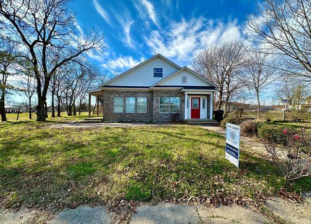 Property at 214 S 4th St, Wills Point, TX 75169, 3 beds, 2 baths