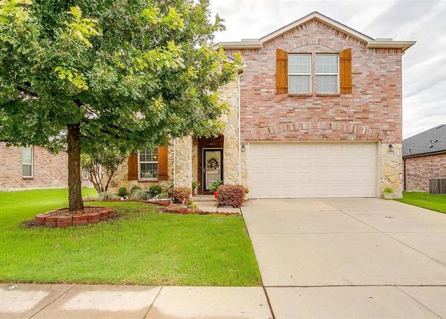 Property at 1112 Foxglove Ln, Burleson, TX 76028, 4 beds, 2.5 baths