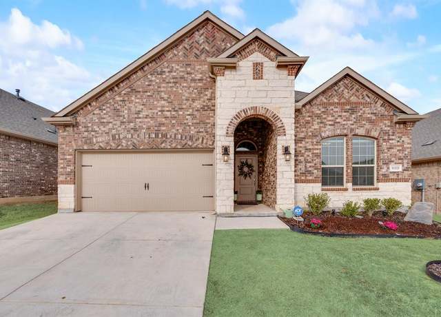 Property at 11221 Summer Rain Blvd, Aubrey, TX 76227, 4 beds, 2 baths