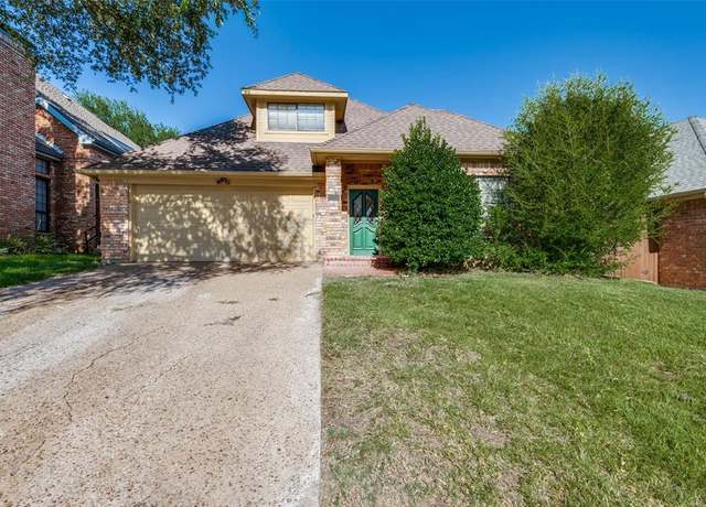 Property at 1206 Olde Towne Dr, Irving, TX 75061, 3 beds, 2.5 baths
