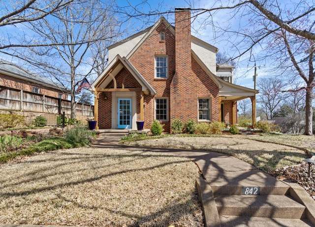Property at 842 S College Ave, Tyler, TX 75701, 4 beds, 2.5 baths