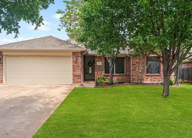 Property at 3009 Berkshire Ln, Corinth, TX 76210, 3 beds, 2 baths