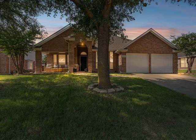 Property at 1107 Noblewood Dr, Glenn Heights, TX 75154, 4 beds, 2 baths