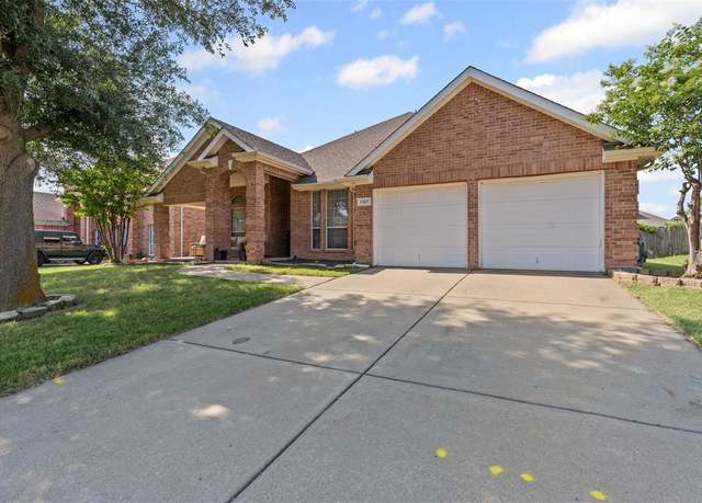 Property at 1107 Noblewood Dr, Glenn Heights, TX 75154, 4 beds, 2 baths