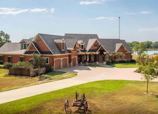 Property at 695 County Road 36120, Honey Grove, TX 75421, 5 beds, 5.5 baths
