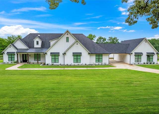Property at 5949 County Road 137, Flint, TX 75762, 5 beds, 4.5 baths