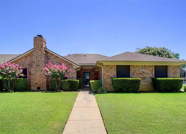 Property at 2609 Talisman Ct, Bedford, TX 76021, 4 beds, 2 baths