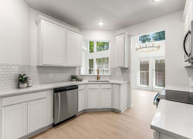 Property at 3024 Glen Meadow Dr, Plano, TX 75025, 2 beds, 1.5 baths